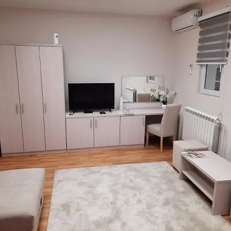 Aleksa 1 Appartamento