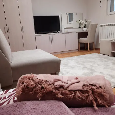 Aleksa 1 Appartamento *